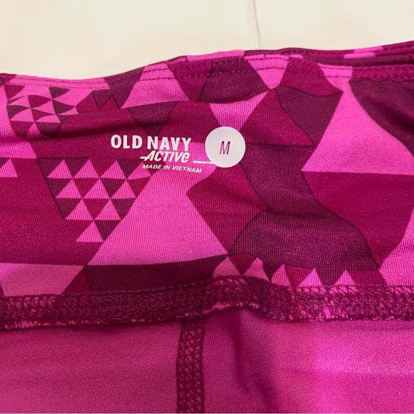 61. ⭐️Old Navy Active Pink Geometric Leggings - Picture 4 of 9